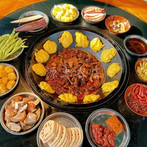 Yuan Tu Nong Zhuang Clay Pot Chicken (Longhu Bailue Street Branch)