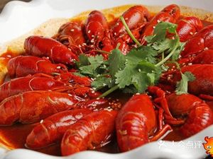 Half Mountain Gathering Friends Restaurant (Qituan Ban Shan Residential Complex Phase I Store)