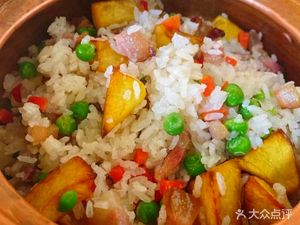 Huiwei Bowl Tujia Potato Rice (Zhong County Branch)