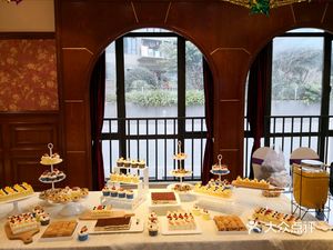 999 Grand Hotel (Jade Pearl Store)