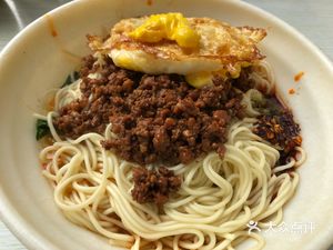 Li Ji Za Jiang Mian (Feicui Mingzhu Branch)