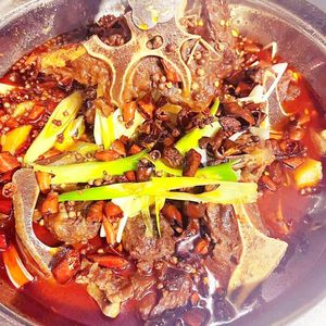 Gao Yi Guo Beef Bone & Sheep Spine Hotpot