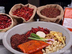 Han Shi Jiang Fresh Vegetable Earth Hot Pot (Kang Zhuang Mei Di Store)