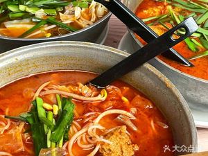 Xishi Hot Pot Rice Noodles & Fresh Meat Dumplings