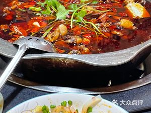 Ming Liu Tu Hot Pot (Chongqing Longgang Zhonglu Pedestrian Street Branch)