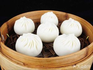 Li Grandma's Traditional Food: Buns, Steamed Dumplings, Porridge