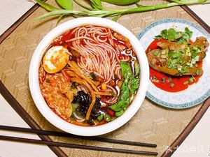 Tang's Liuzhou Snail Rice Noodles