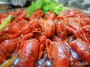 Hongyun Crawfish and Green Pepper Fish Jianghu Cuisine (Beibei Branch)