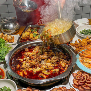 Wa Yu Lang Spicy Frog & Fish Hot Pot (Xiaoshizhi Branch)