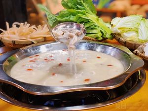 Honghu Lotus King Hot Pot • Haowei Mutton Restaurant (Shuangfu Store)