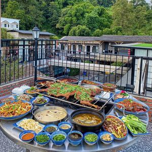 Da Zi Ran Whole Roasted Lamb