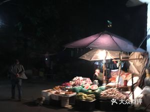 Handhold Dumpling Shop