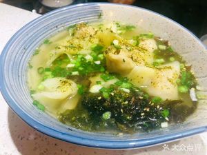 Sweet Xin Dry Chili Dumplings