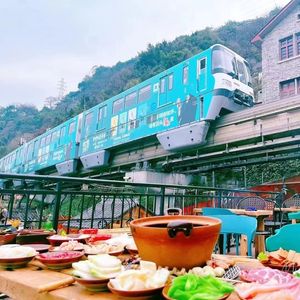 Feihu Scenic River Old Hot Pot (Liziwei Light Rail Branch)