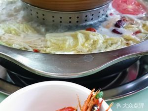 Chongqing Roasted Goose Feet Special Dry Pot