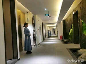 Fengwei Yun (Hengda Yujing Peninsula Store)