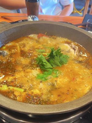 Sanyezi Stone Pot Home-style Crucian Carp (Baishi Yi Branch)