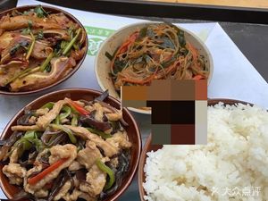 Yang's Chicken Foot Noodles (Jinyi E World Store)