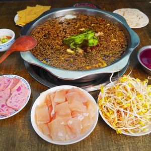 Juwei Qingjiao Fish · Frog with Fish Head Hot Pot (Jiangbei District Store)