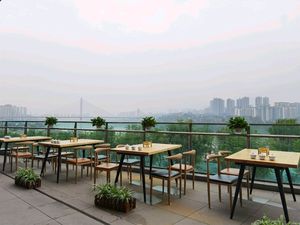 Yanwei · Sichuan-style Hot Pot with Gaiwan Tea