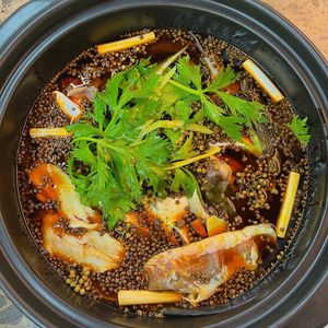 Flower Chili Clay Pot Fish (Konggang Zekeshang Store)