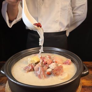 Tang Wang Clay Pot Restaurant (Weiyi Shangcheng Huafu Branch)