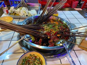 Humenshijing Hot Pot串串 (Shuxiang Mingdu Store)