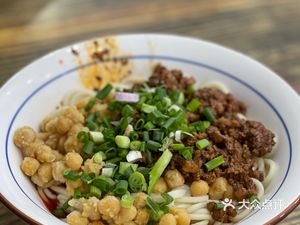 Jiudao Men Pier Spicy Pork and Bean Noodles (World Trade Center Branch)