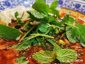 Lǎo Yǒu Jì Zhōng Dū Yáng Ròu Fěn Guǎn (Huá Rùn Èrshísì Chéng Store)