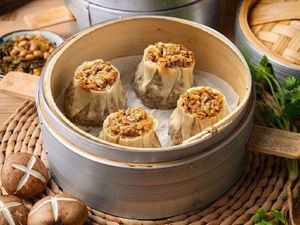 Li Ji Songzhen Xiao Long Bao Lao Mian Guan
