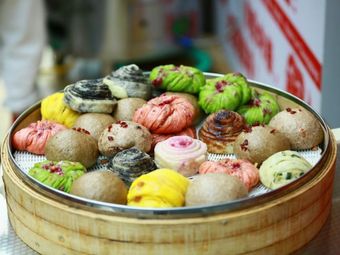 Three Sugar Guest Flour Roll Shop