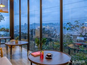 Half Mountain Tea House (Erling Second Factory Branch)