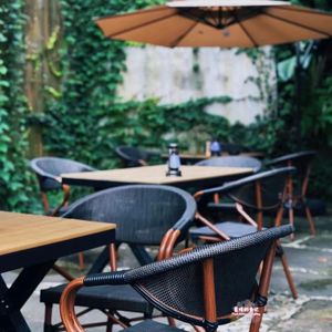 Ridge Coffee · Mountain Stream Courtyard