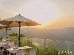 Shangui Spring Chicken · Pot-Brewed Tea · Scenic Private Rooms