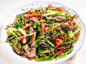 Yi Jianghu Street Food