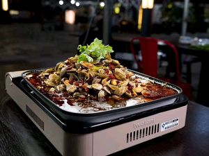 Big City, Small Kitchen - Jianghu Cuisine (Zijing Plaza Branch)