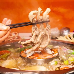 Nianzhang Dianjiang Duck Feet Sour Spicy Soup Pot (Huangnibang Store)