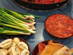 Lindong Earth Oven Hot Pot (Crown East and Garden Branch)