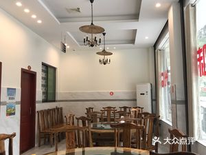 Moon Lake Panpan Yutiao Rice Restaurant