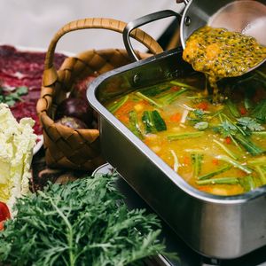 Lao Ban Jiu Bai Xiang Guo Hot Pot · Yunnan Cuisine (Ren'an Branch)