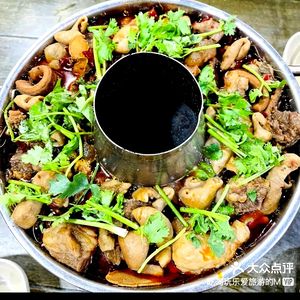 Dong Dong Traditional Small Hot Pot (Shizi Ping Branch)
