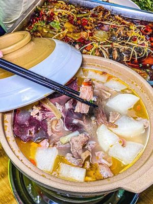 Longtou Si Hotpot Street (Zhongyu Aihui Branch)