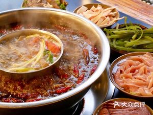 Yuan Datou Old Hot Pot (Ru Neng Xing Cheng Yi Jie Qu Dian)