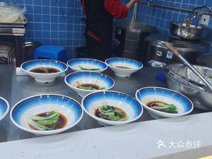 Qin Yun Grandma's Street Noodles (Chongqing North Station)