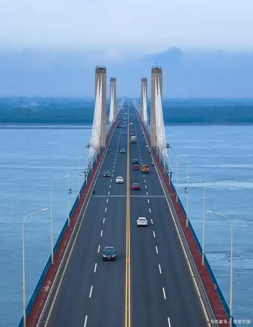 Wuhu Yangtze River Bridge
