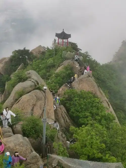 Fènghuāng Shān Sēnlín Gōngyuán