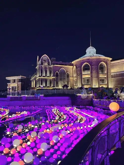 Lánsèhuā Gǎngwān