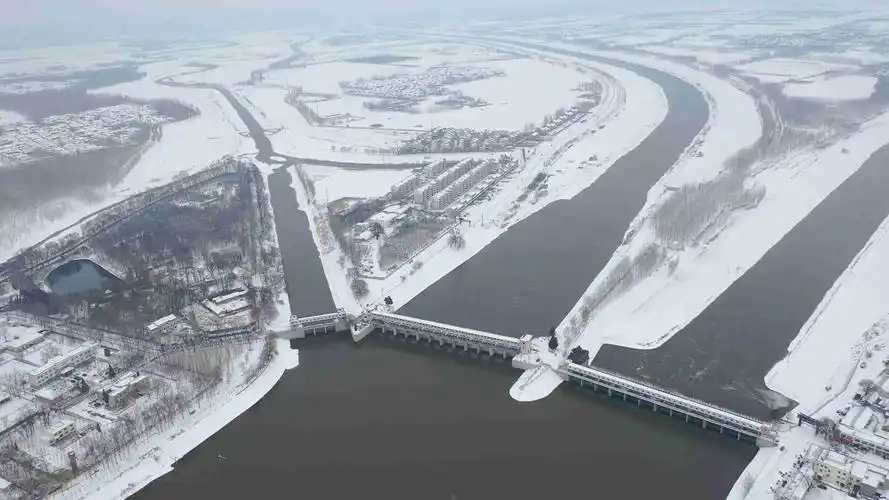 Sì Nǚ Sì Shuǐlì Shūniǔ