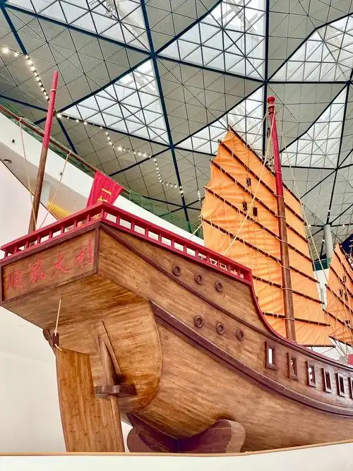 Zhēnghǎi Hóngtóu Chuán Bówùguǎn