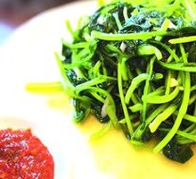 Garlic Stir-Fried Chicken Greens